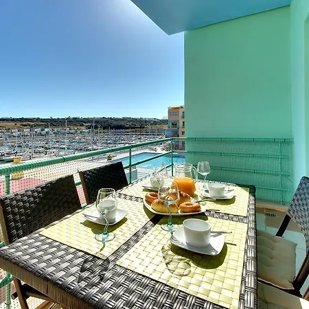 Marina Sea Residence *